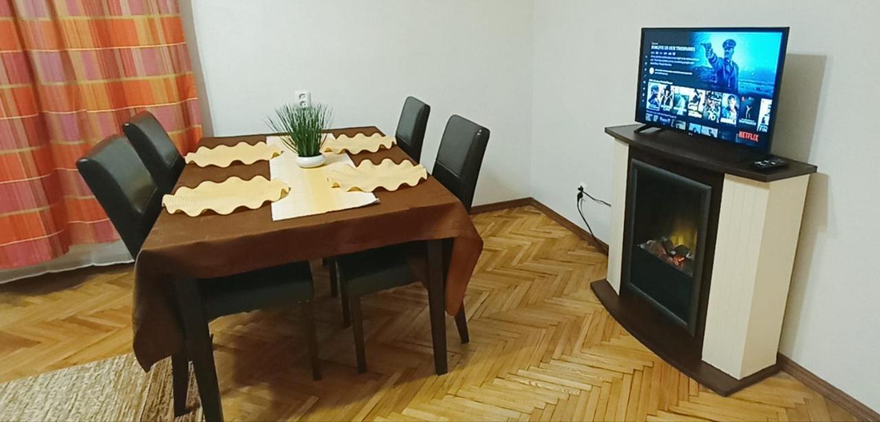 Ideally Located Center 2 Bedrooms Spacious Lägenhet Riga