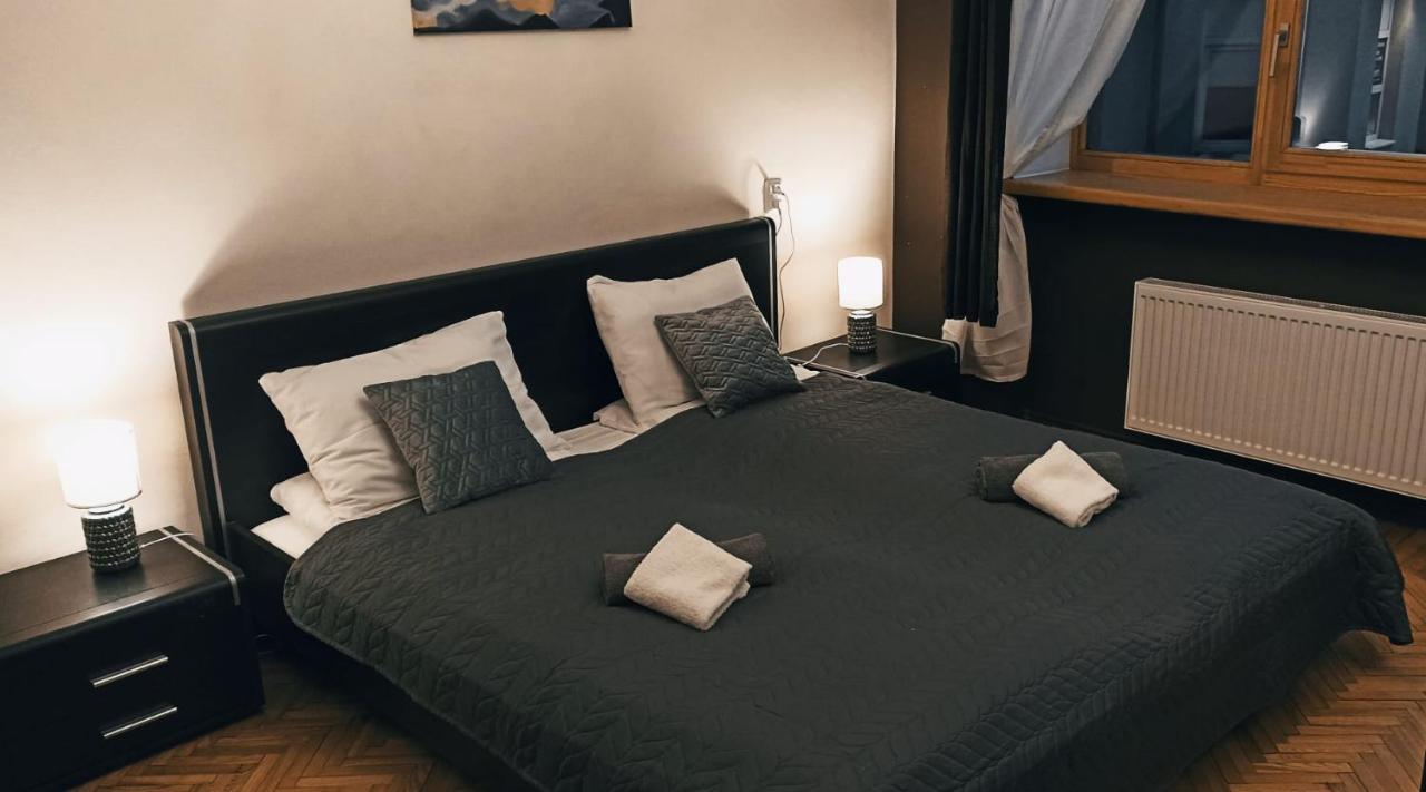 Ideally Located Center 2 Bedrooms Spacious Lägenhet *